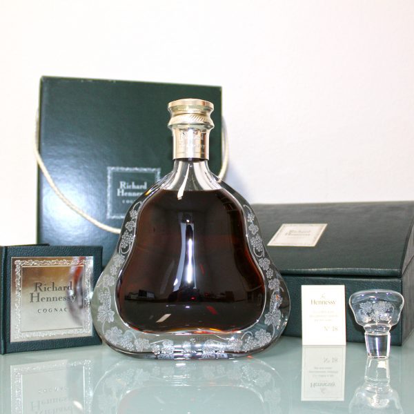 Richard Hennessy Baccarat Crystal Cognac front