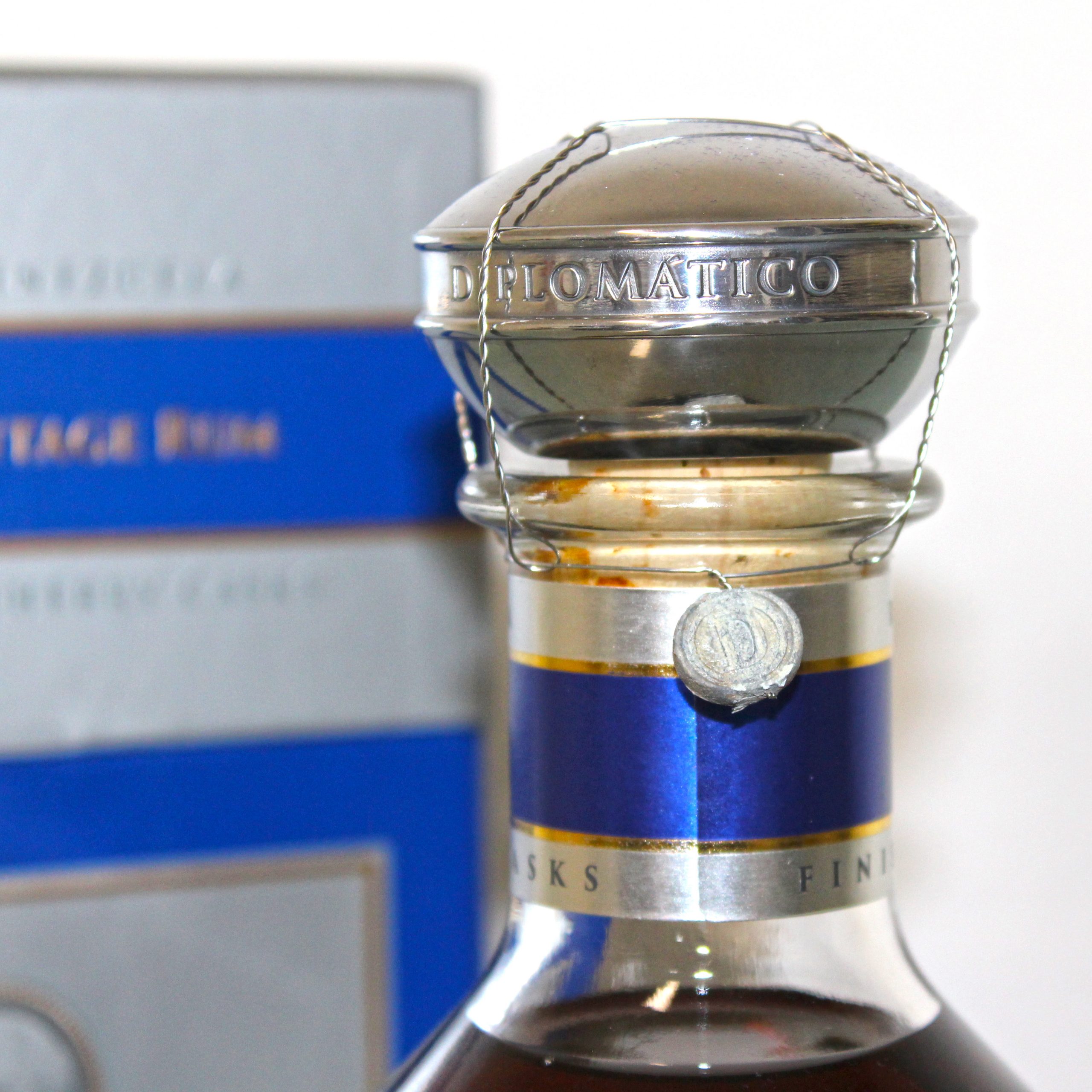 Botucal Single Vintage Rum 2004 Capsule