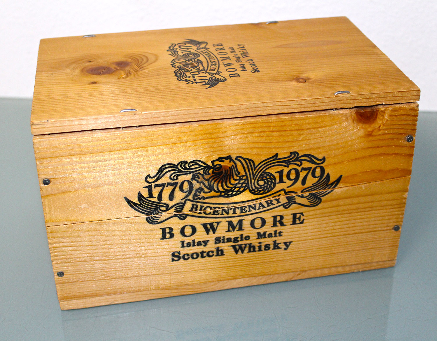 Bowmore Bicentenary Bottled 1979 Scotch Whisky Box Closed