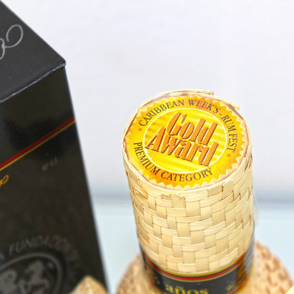 Ron Zacapa Black Label Rum capsule top