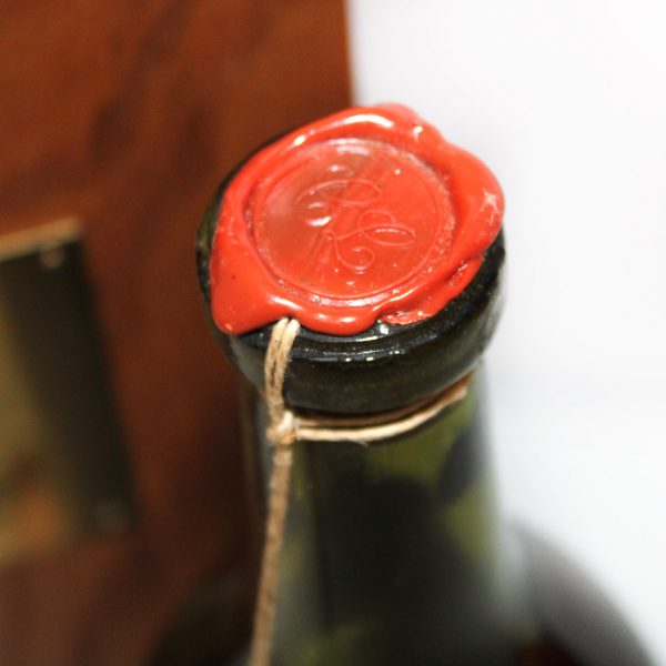 Lheraud 1924 Tres Vieux Cognac wax seal