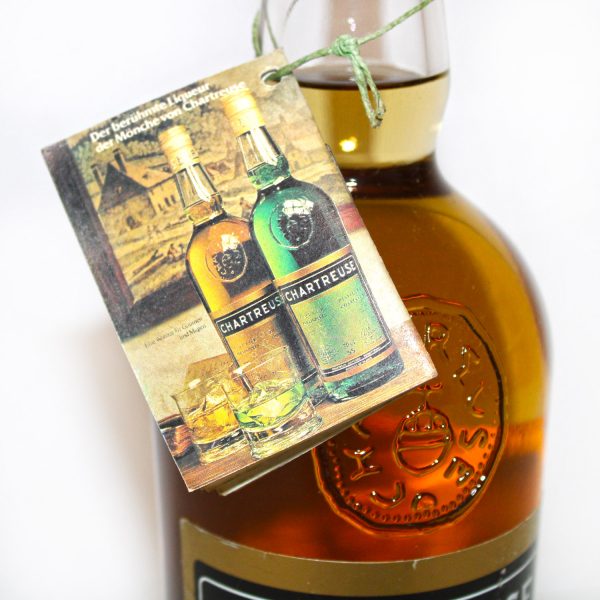 Chartreuse Gelb Liqueur Voiron hang tag